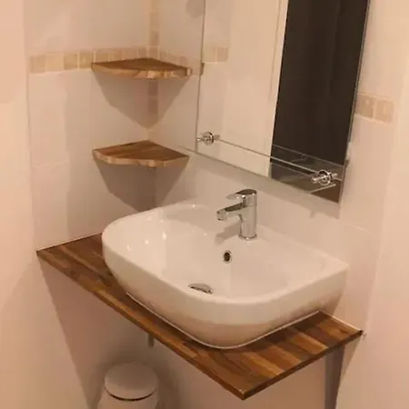 Spacieuse Pres De Poitiers Avec Piscine Privee Вилла