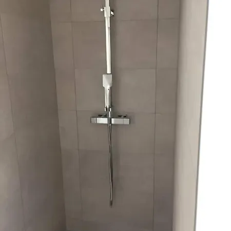 Вилла Spacieuse Pres De Poitiers Avec Piscine Privee *
