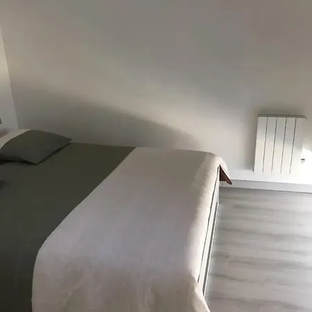 Villa Spacieuse Pres De Poitiers Avec Piscine Privee