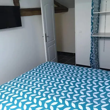 Spacieuse Pres De Poitiers Avec Piscine Privee Вилла