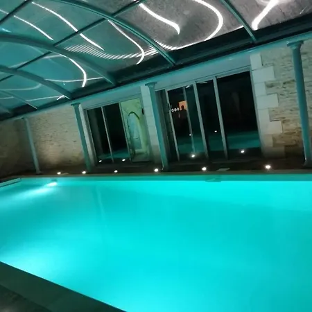 Вилла Spacieuse Pres De Poitiers Avec Piscine Privee *