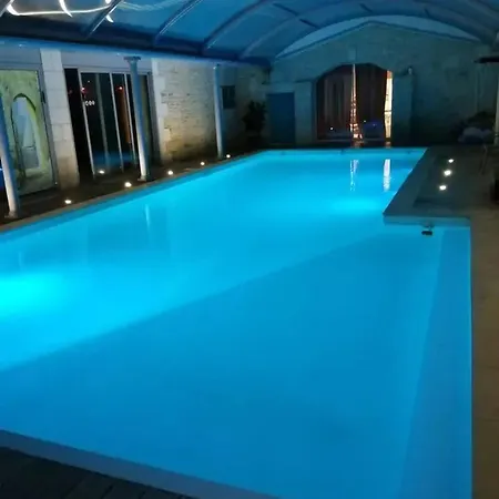 Вилла Spacieuse Pres De Poitiers Avec Piscine Privee *