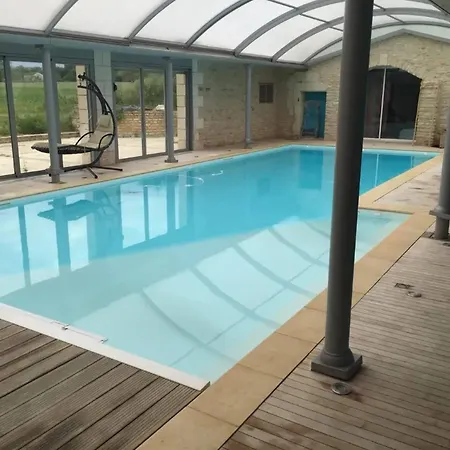 Spacieuse Pres De Poitiers Avec Piscine Privee *